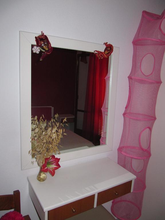 Milka Studios Barbati Habitación foto